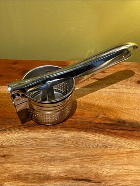 Potato Ricer / Potato Press / Noodle Press